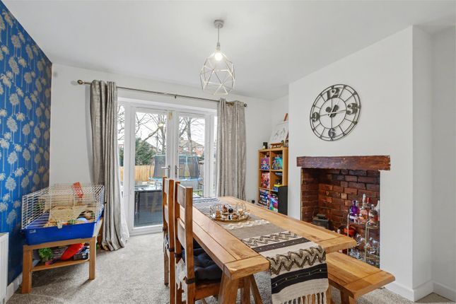 8, Nursery Hollow, Derbyshire photo 4