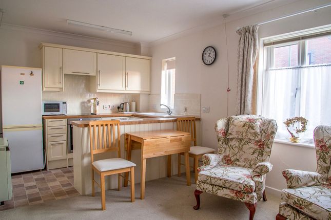 11 Sharman Beer Court, Thame photo 2