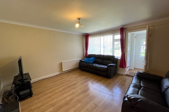 22, Nottingham photo 3