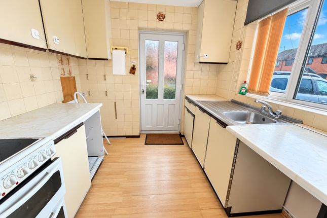 Blenheim Road, Kingswinford photo 4