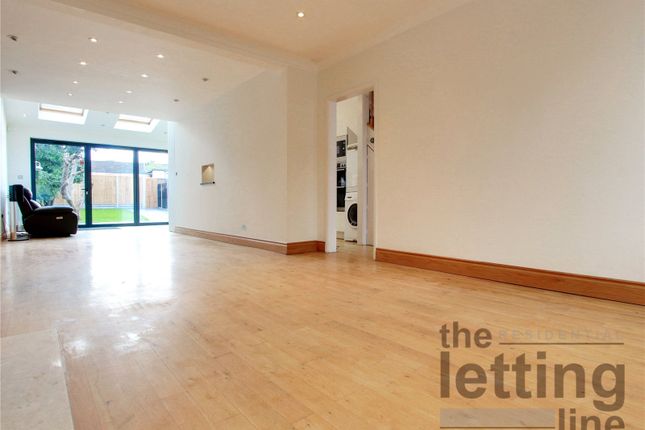 210, Lavender Hill, Middlesex photo 4