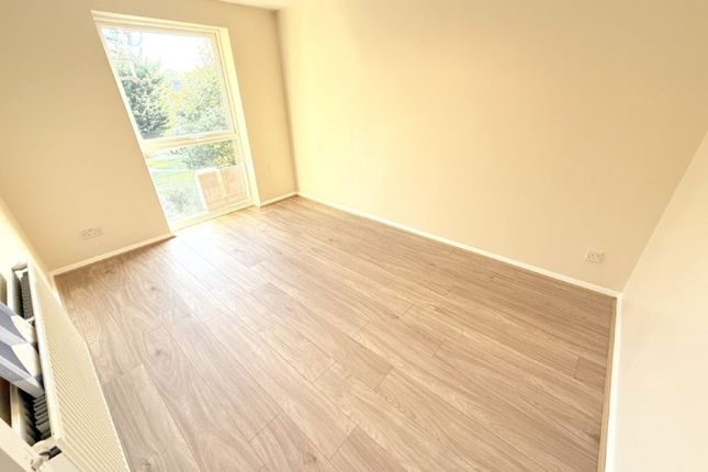 167 Shurland Avenue, Barnet photo 2