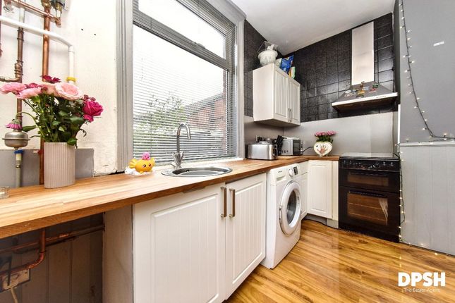 4 Highfield Place, Morley, Leeds photo 5
