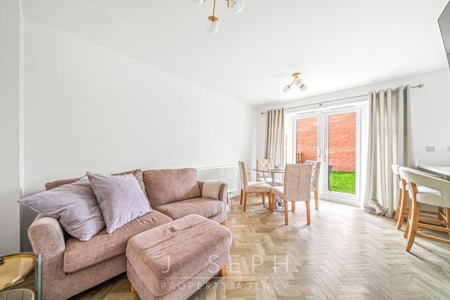 1 Woodpecker Close, Ipswich photo 4