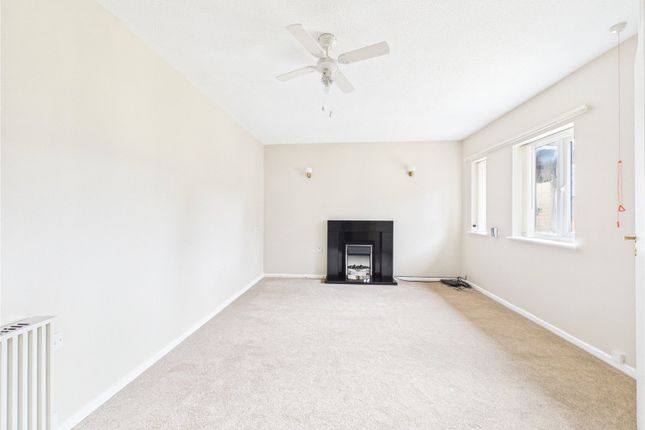 20, Avondale Court, Longwell Green photo 2