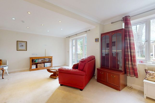 1, Lakeside Place, Chapel Road, Ashford photo 3