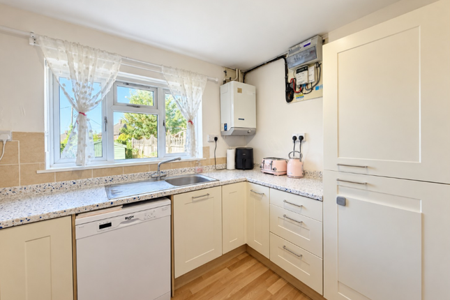 7 Lenthay Close, Sherborne photo 4