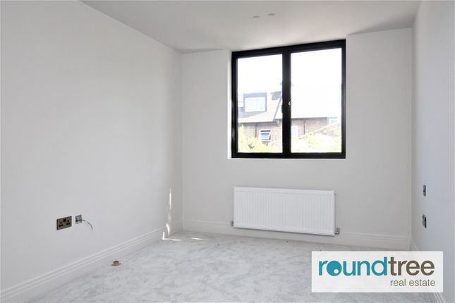 3, Fabric Mews, Hendon photo 4