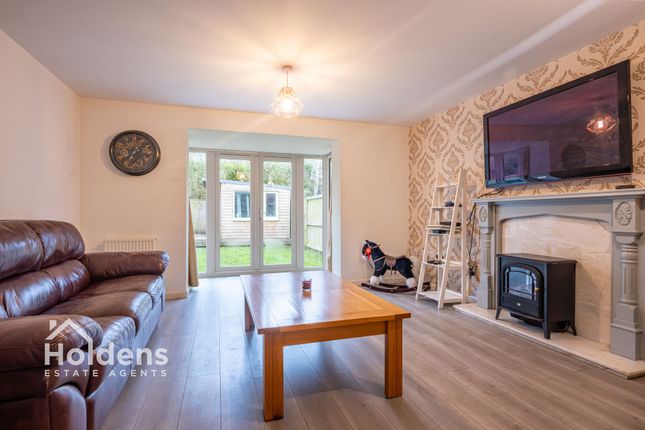 32 Fairclough Drive, Preston photo 2