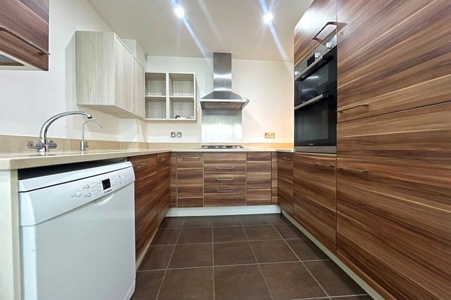 6, The Meadows, Southwater, Horsham photo 3