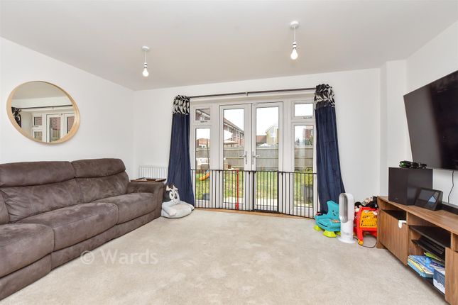 19, Goldfinch Drive, Faversham photo 4