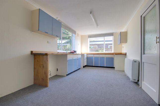 Oakview, Warborne Lane, Lymington photo 2