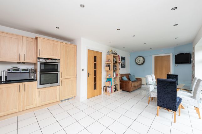 33, Yew Tree Avenue, Chester photo 3