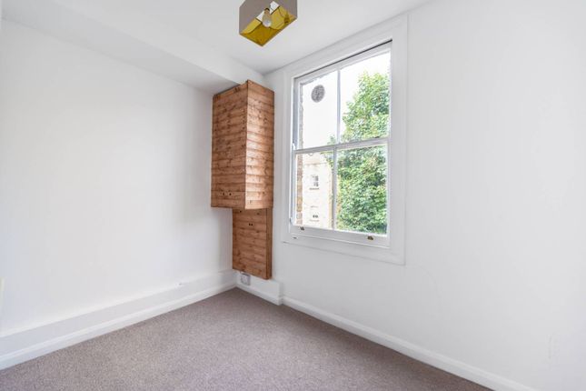 Flat to rent in Amberley Road, Maida Vale, London
