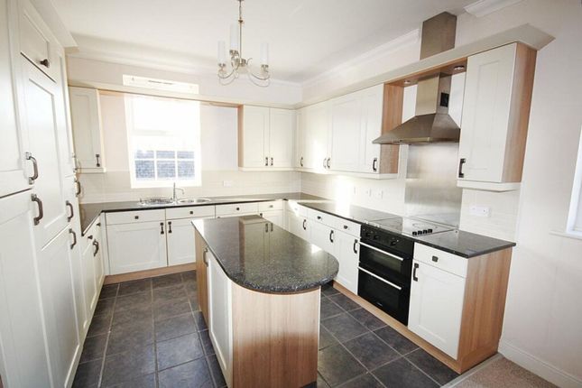 9 Swinhoe Place, Warrington photo 2