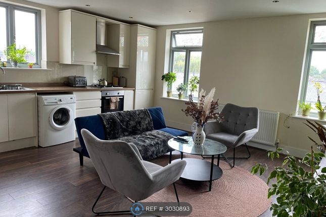 Flat, A Morden Road, London photo 2