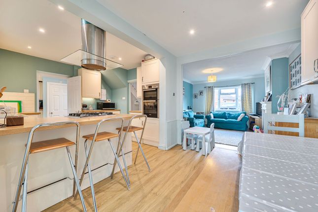 46 St. Giles Avenue, Uxbridge photo 4