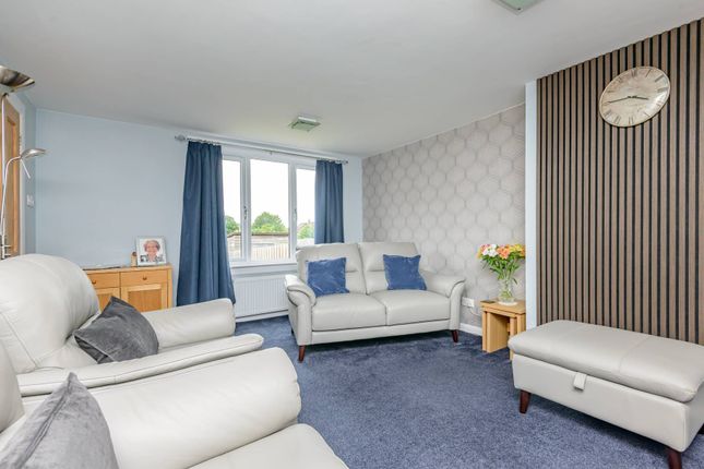 48, Strathesk Road, Penicuik photo 3