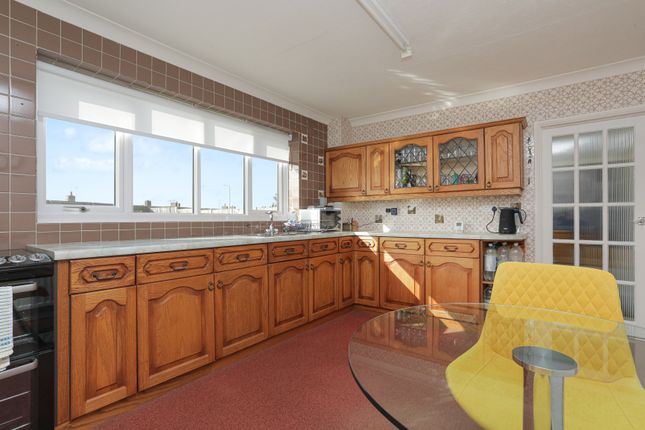 3, Daryngton Avenue, Birchington photo 4