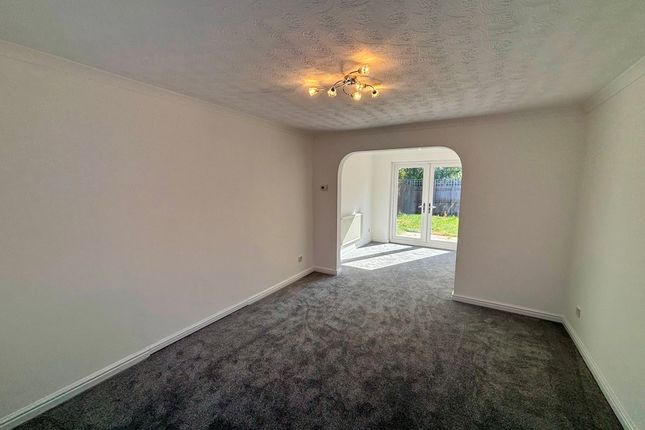 22, Cardiff photo 2
