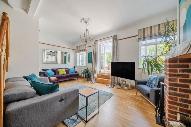 8 Verdley Place, Haslemere photo 4