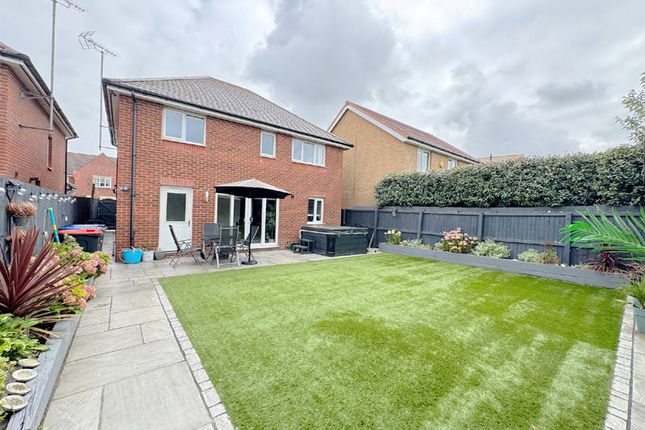 35, Windward Avenue, Fleetwood photo 3