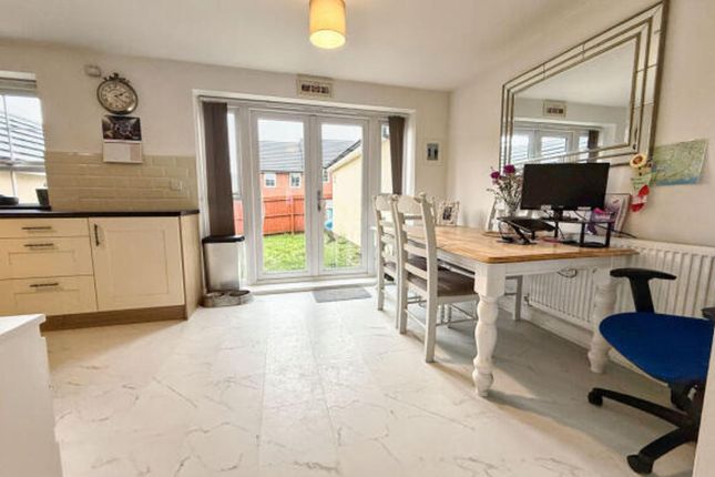 98 Maes Y Rhedyn, Bridgend photo 3