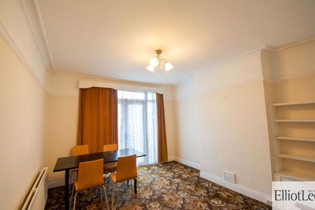 4 Pasture Close, Wembley photo 3
