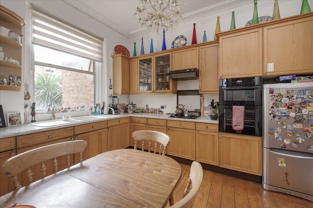 14, Stanlake Road, Shepherd's Bush W12 photo 3