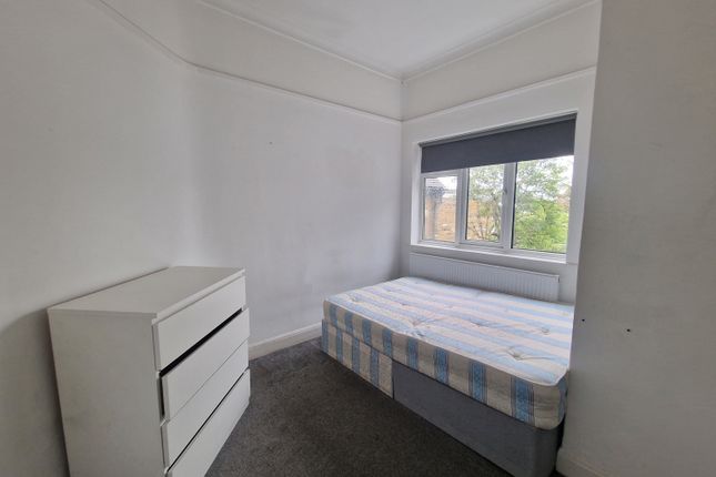 403, High Road, Harrow photo 3