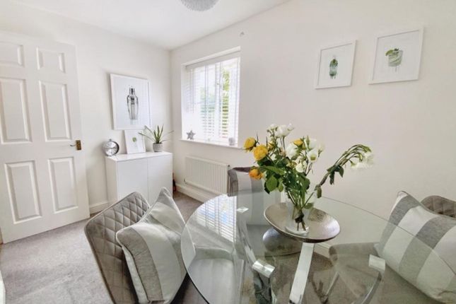 5 Sturmer Court, West Malling photo 3