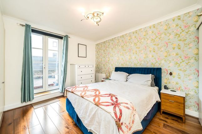 Flat 1, Rodin Court, 25, Essex Road, London photo 4