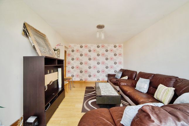 Flat 10, Windsor House,, Knottisford Street, London photo 3
