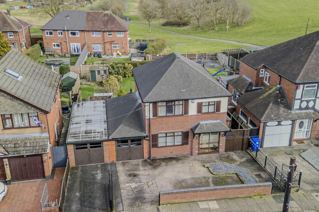 68 Chell Green Avenue, Stoke-On-Trent photo 2