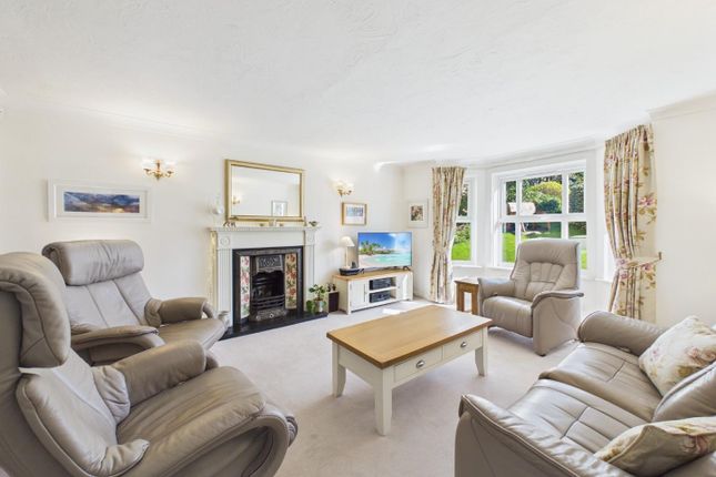 8, Dene Bank, Bingley photo 3