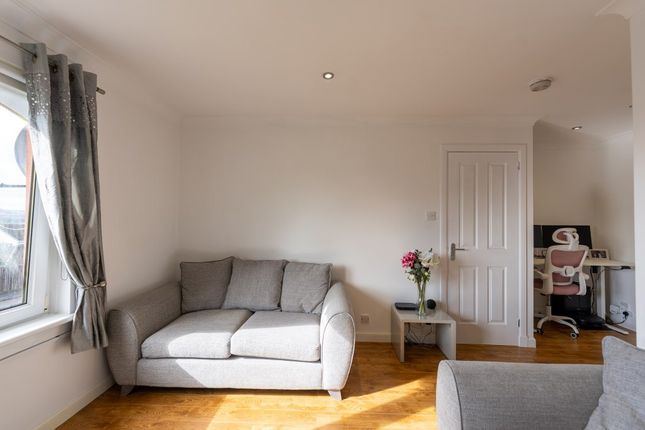 21 Pandora Way, Tannochside, Uddingston photo 4