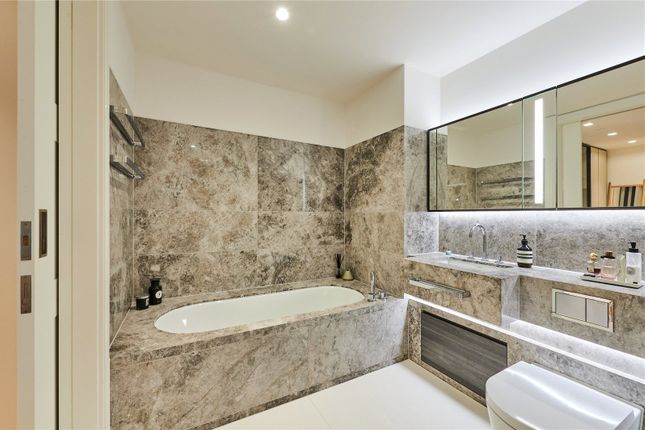 Flat for sale in Portugal Street, Holborn