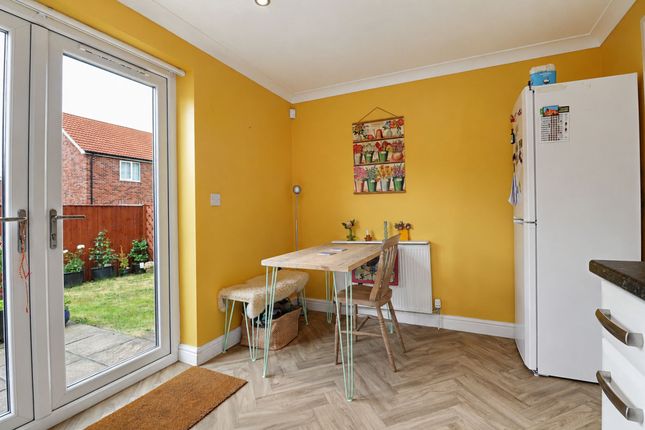 30 Old School Close, Brigg photo 4