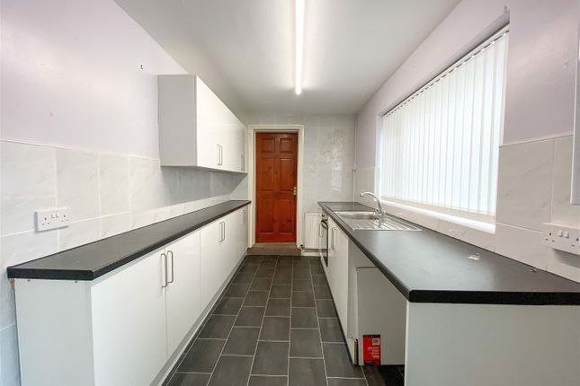 68, Ford Green Road, Stoke-On-Trent photo 4