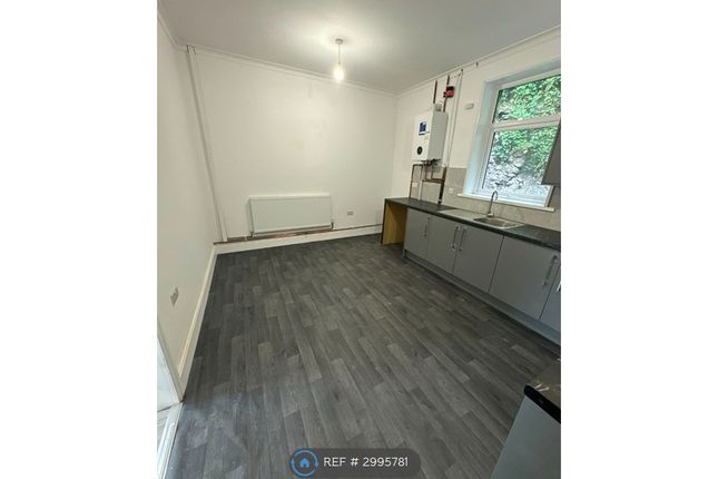 Flat 1, 52 Bankfield Road, Huddersfield, HD1 photo 3