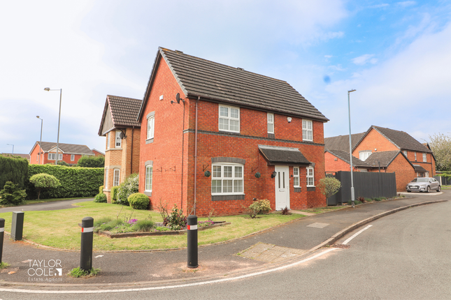 Thumbnail Detached house for sale in Robin Close, Tamworth