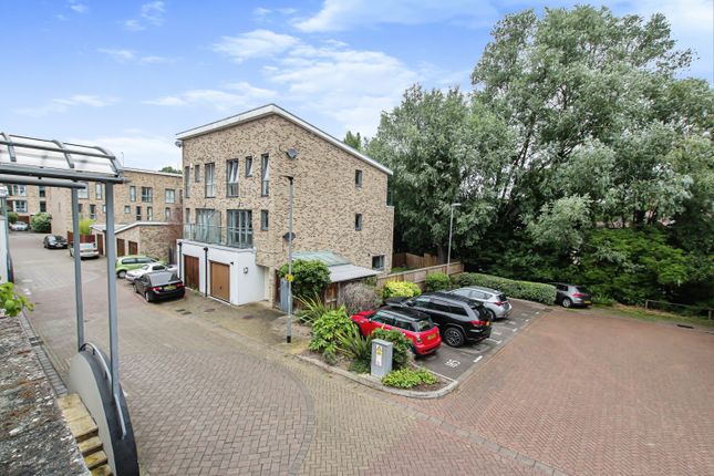 Thumbnail Flat for sale in Pepys Court, Cambridge