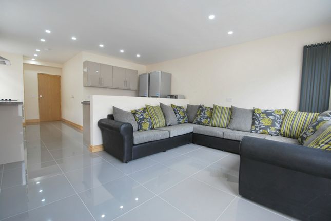 Colum Road, Cardiff photo 2