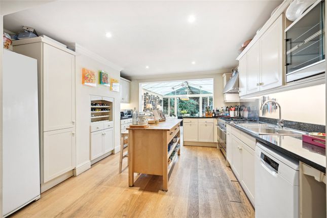 Terraced house for sale in Stokenchurch Street, London