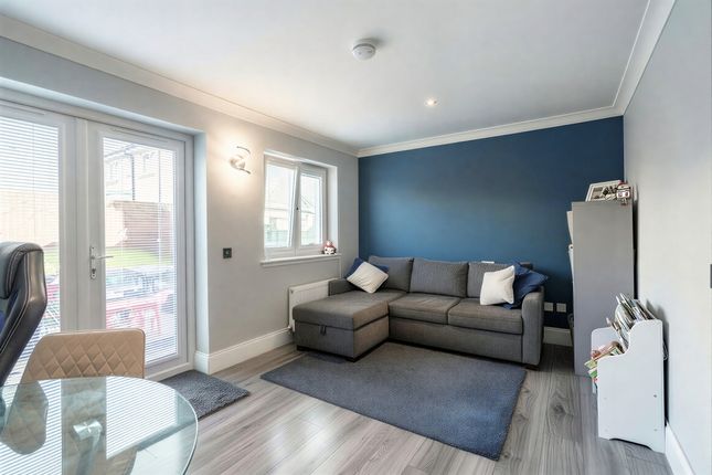 31, Mcleod road , Alloa  photo 2