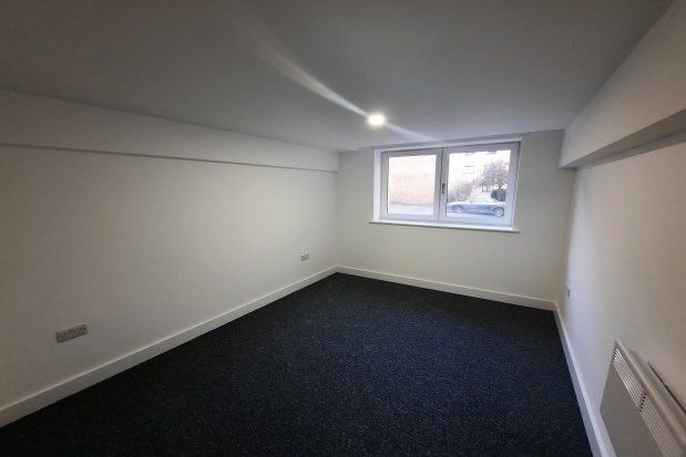 Flat to rent in Aplin House, Yeovil