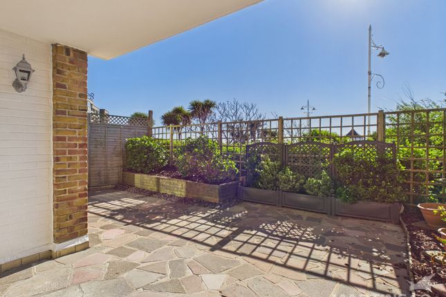 58, Mountbatten Court, Bognor Regis photo 3