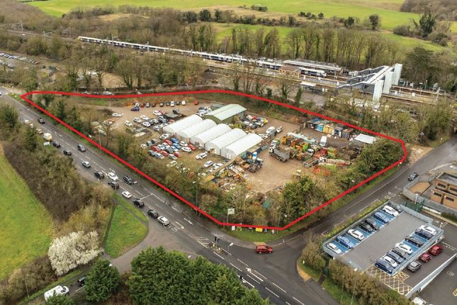 Industrial to let in Bath Road, Taplow, Maidenhead
