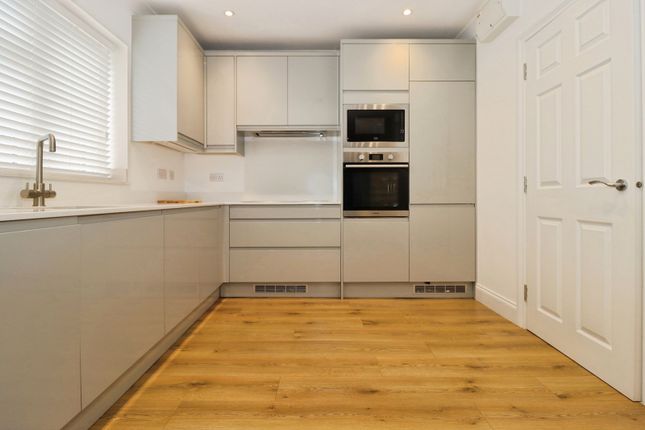 3, Branwhite Close, Somerset photo 4
