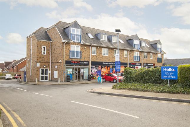 Flat to rent in Stockbridge Close, Cheshunt, Waltham Cross